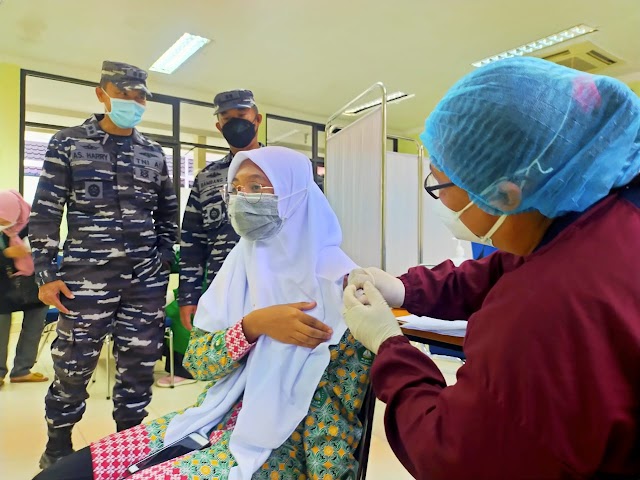 Antusias Anak Usia 12-17 Tahun Serbu Vaksinasi di Poltekkes Tanjungpinang