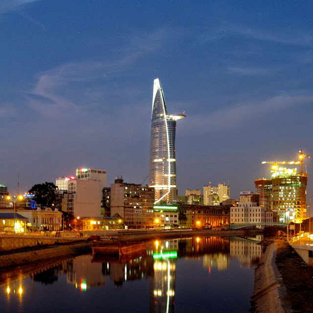 Tháp Bitexco tp Hồ Chí Minh Những tòa nhà với thiết kế vượt ra khỏi giới hạn thông thường.