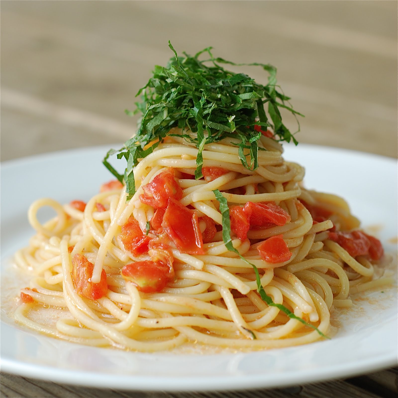 Echigo Farm Cold spaghetti with tomato and anchovy sauce