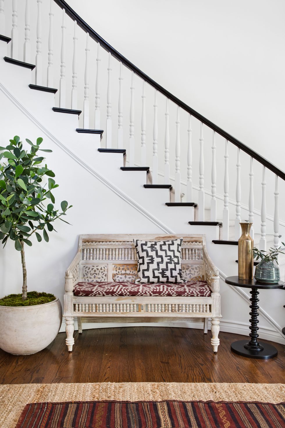 A bright white California home with Mediterranean touches