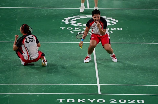 Pasangan Greysia/Apriyani Berhasil Meraih Medali Emas di Olimpiade Tokyo 2020 Pasangan Greysia/Apriyani Berhasil Meraih Medali Emas di Olimpiade Tokyo 2020