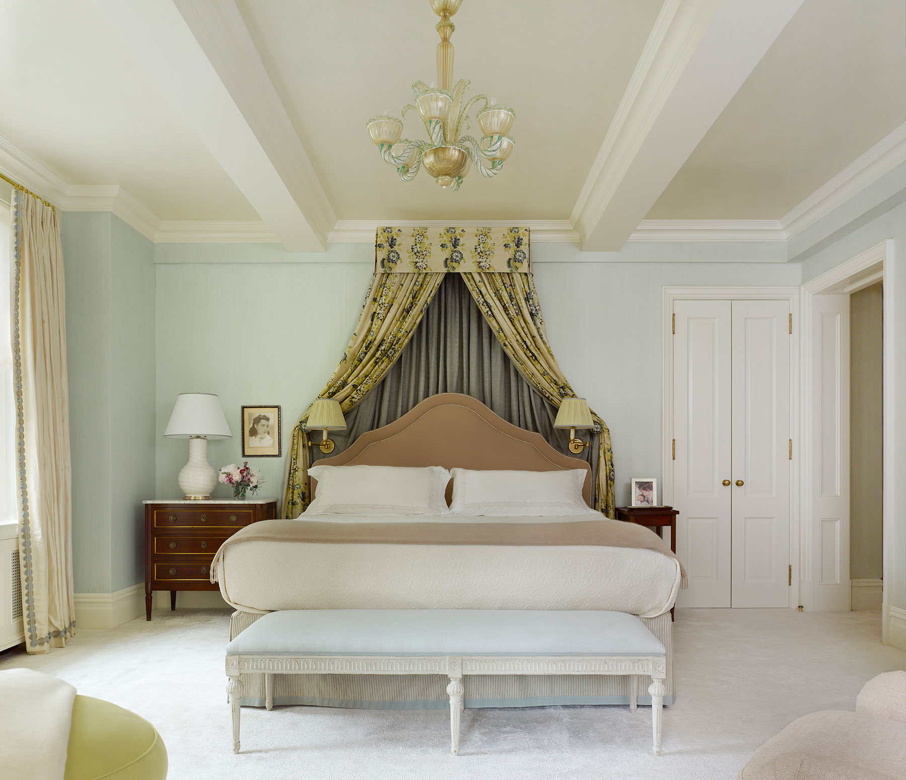 Décor Inspiration: A Modern & Sophisticated Park Avenue Apartment