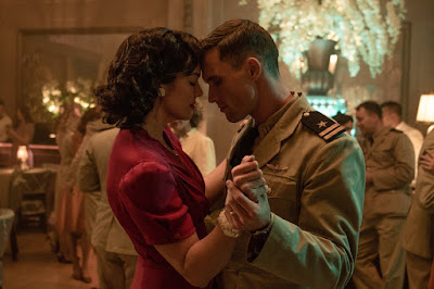 Midway 2019 Mandy Moore Ed Skrein Image 2