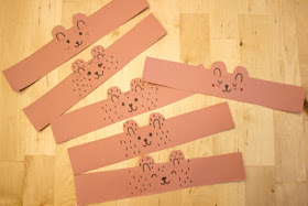 fun fall bear and fox paper chains- such an adorable paper craft to do with the kids to decorate your home or classroom