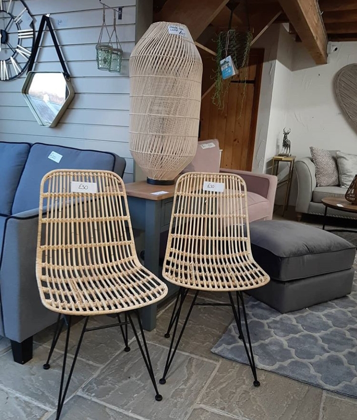 THE BEST EXDISPLAY FURNITURE STORE Hut