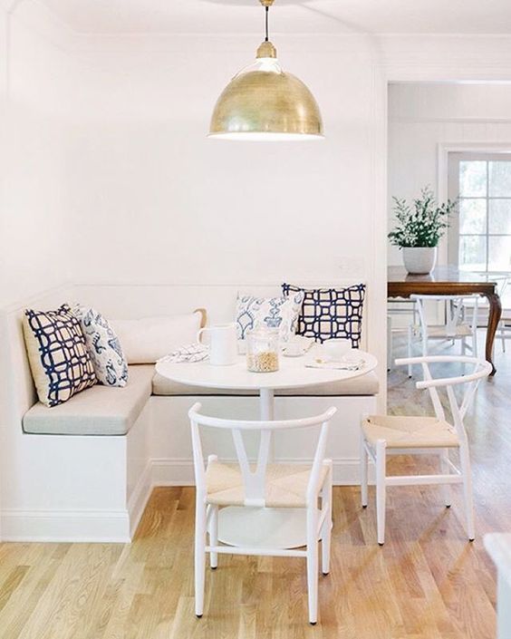 Inspiración para poner una mesa comedor en un espacio pequeño | Decoración