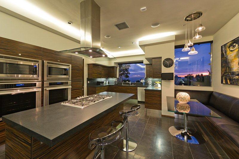 Passion For Luxury Bachelor house