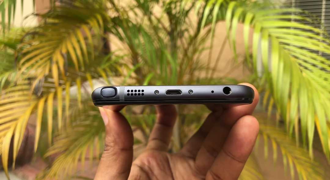 Infinix X-Pen inserted inside the Infinix Note 5 Pro's phone.