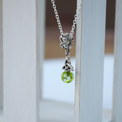 https://www.etsy.com/listing/573550306/celtic-knot-work-green-glass-bead?ref=related-3