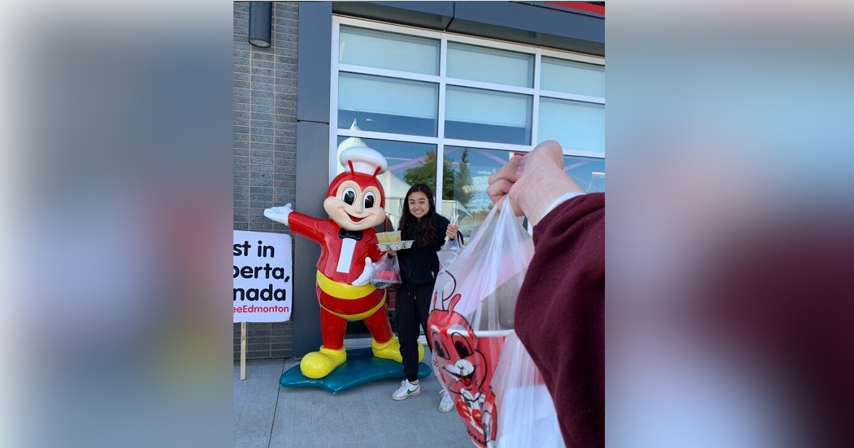Two Pinays earn $15/h just to wait in line for customers at Edmonton’s Jollibee