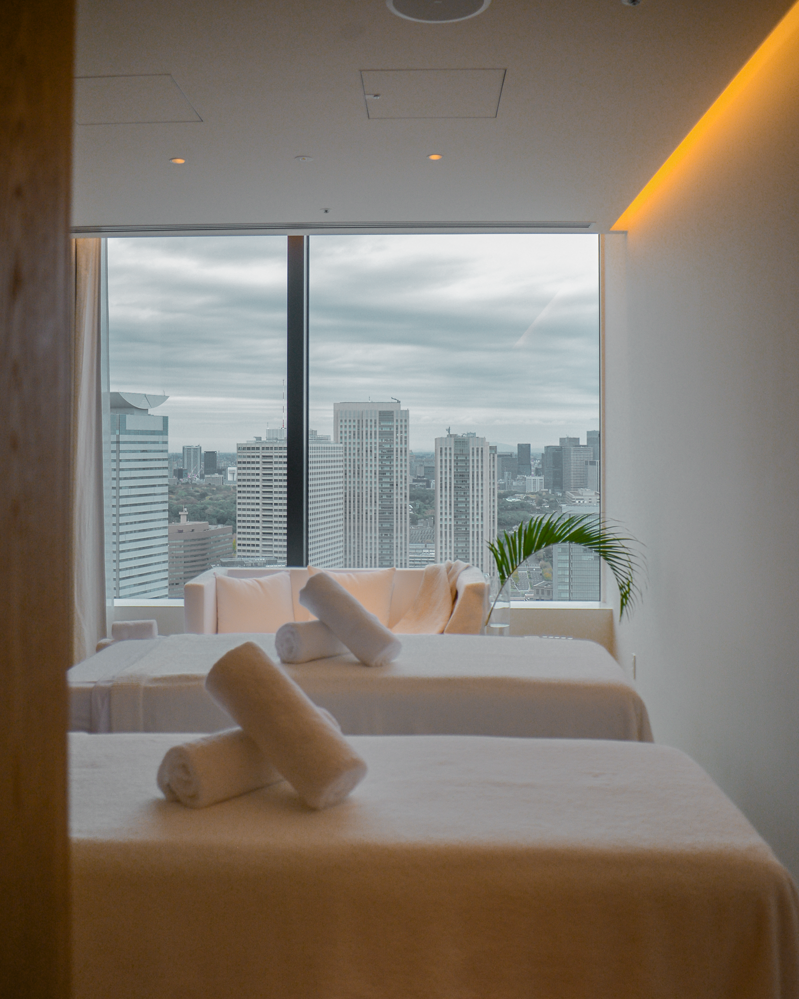 Couple spa room at Tokyo EDITION Toranomon, Best new hotel in Tokyo 2020, Staycation at the Tokyo Edition Toranomon,  hotel staycation in Tokyo, Japan newest hotels, Tokyo Tower view hotels in Japan, best Tokyo skyline view with Tokyo Tower / FOREVERVANNY Travel and Style by Van Le