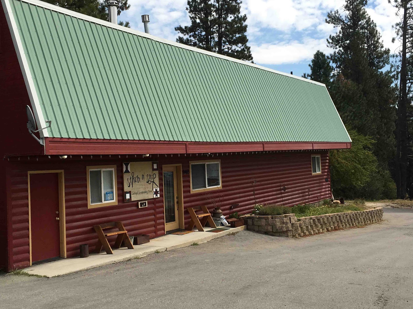 Cat Patches Quilt Shop Stitch 'n Snip; Garden Valley, Idaho