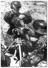 Waffen SS soldiers  80 mm mortar  fighting  Narva