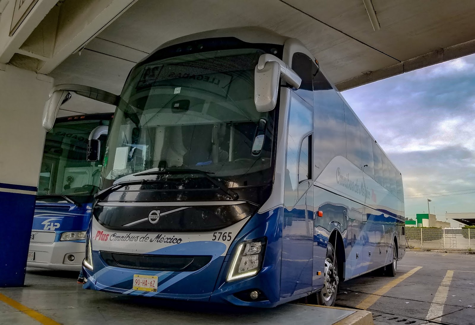 Viajando en Ómnibus de México Plus Viajando en Ómnibus de México Plus