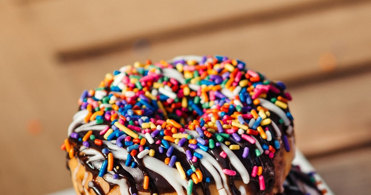CHOKER HOLE A SWEET RING SHAPED FRIED CAKE