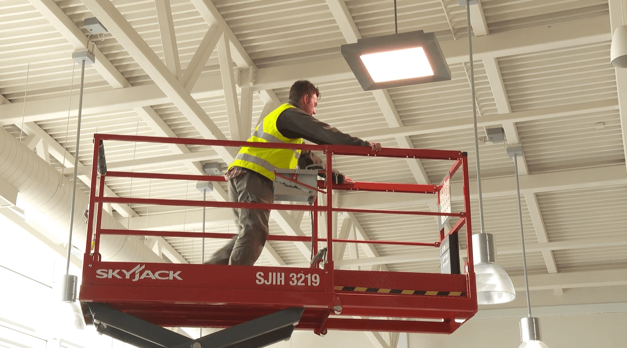 How to Operate Electric Scissor Lift Like a BOSS !!