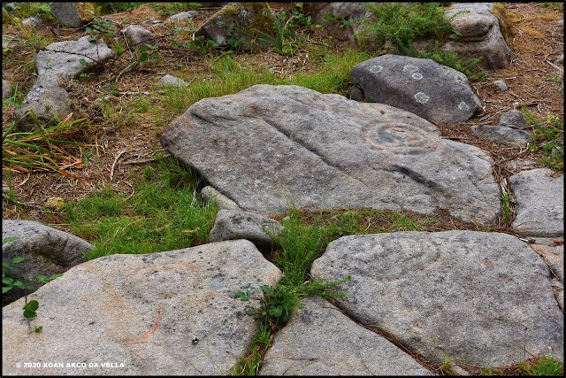 XOAN ARCO DA VELLA PETROGLIFO OUTEIRO DE CODESO SAN ANTONIÑO