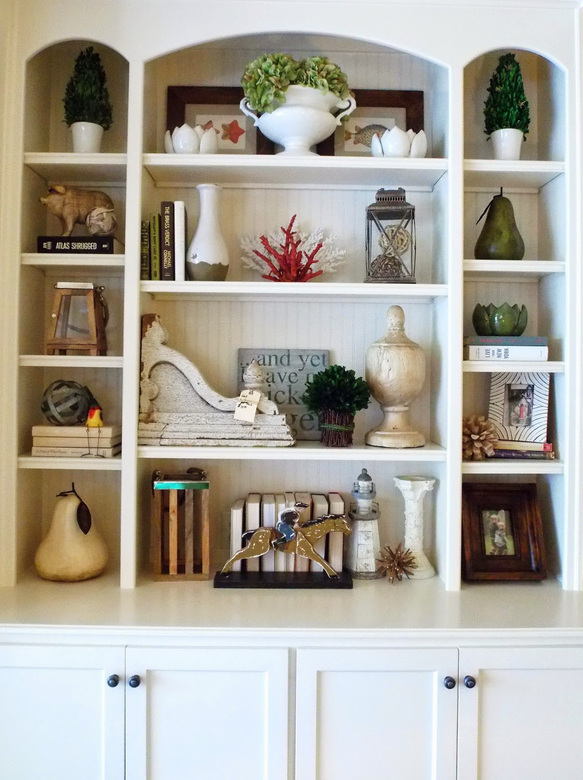 {Jessica Stout Design} How to Decorate and Style Bookshelves