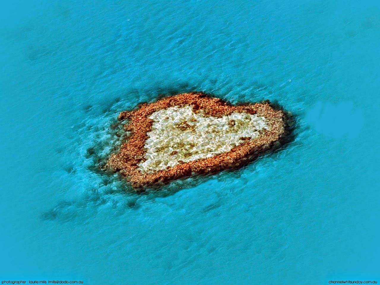 Барьерный риф в форме сердца