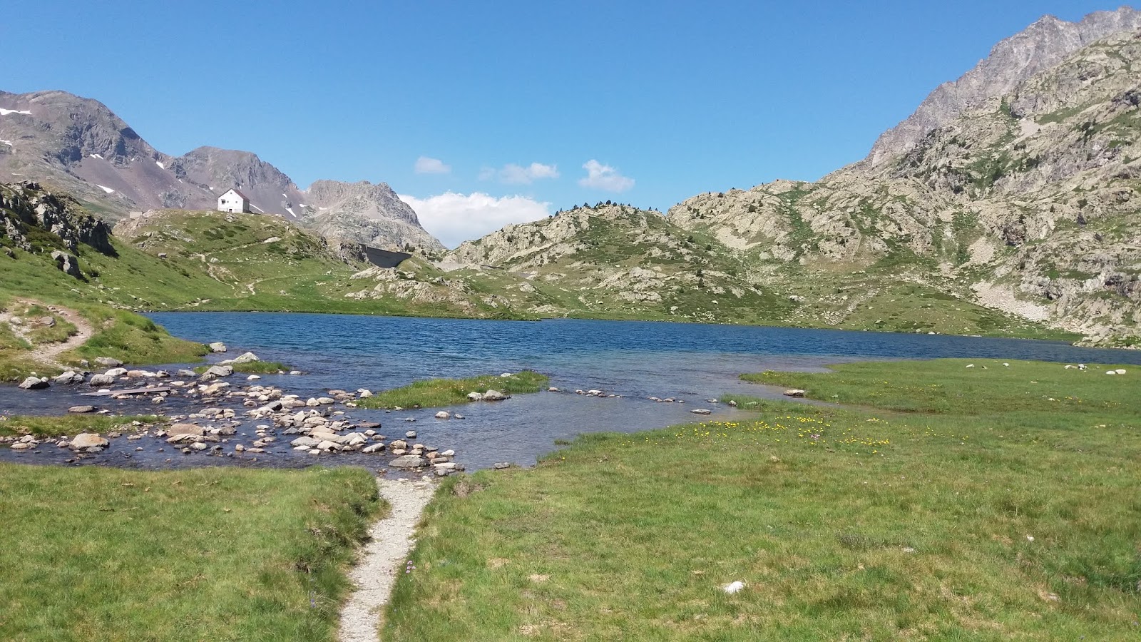 Res'Pyr'Rando Lacs de Rémoulis Refuge et lac de Respomuso