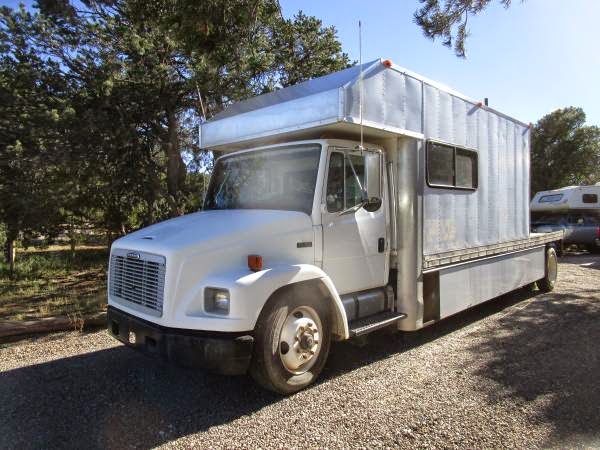 Used RVs 1999 Freightliner Toter Home RV for Sale For Sale by Owner