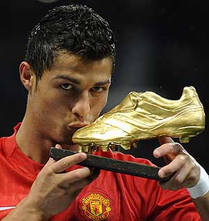 ronaldo golden football boots