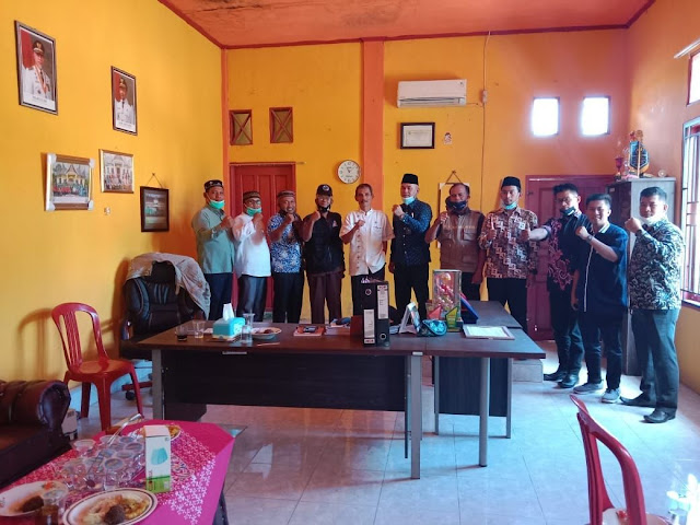 Anggota DPRD Pasbar Wasman Lakukan Reses ke Kantor Wali Nagari Lingkungan Aua Anggota DPRD Pasbar Wasman Lakukan Reses ke Kantor Wali Nagari Lingkungan Aua