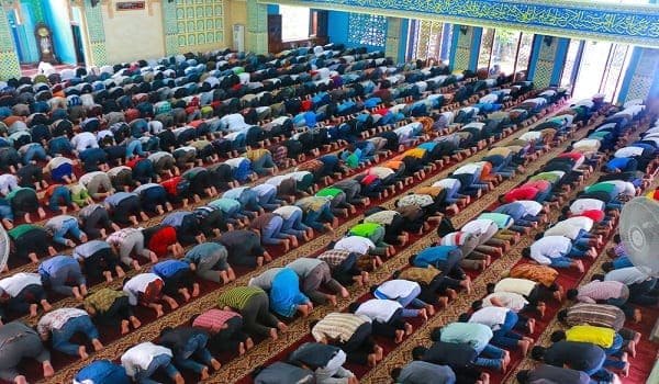 Ini 6 Amalan di Hari Jum’at Yang Akan Membuat Kamu Banjir Pahala Ini 6 Amalan di Hari Jum’at Yang Akan Membuat Kamu Banjir Pahala