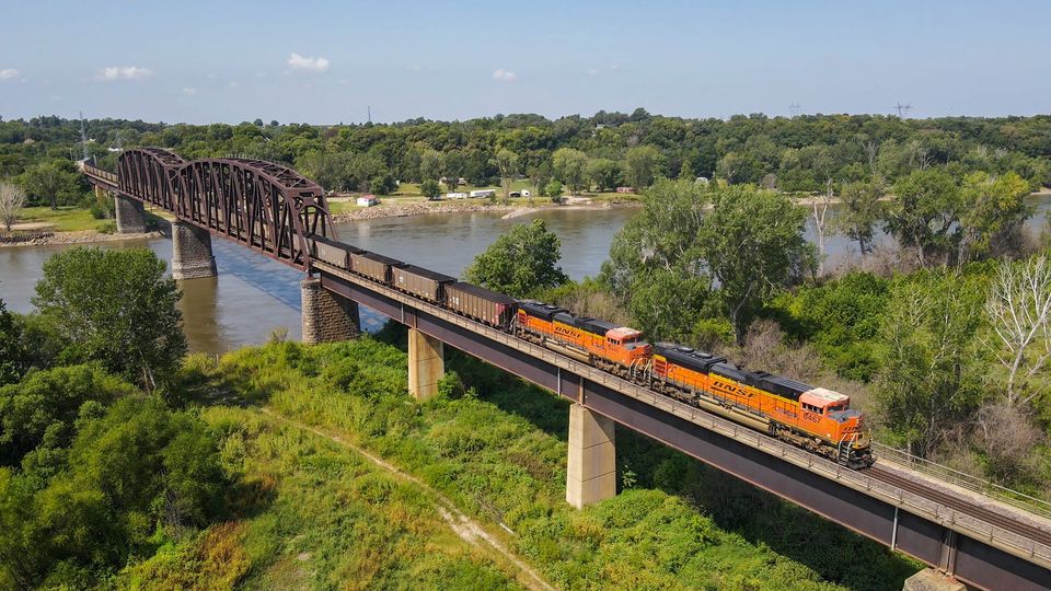 Industrial History BNSF/CB&Q and Road Bridges over the Missouri River