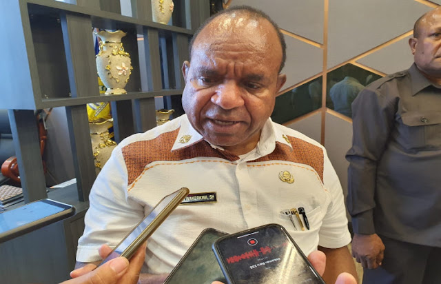 Doren Wakerkwa Ingatkan Hery Ario Naap Segera Tetapkan Wakil Bupati Biak Numfor Doren Wakerkwa Ingatkan Hery Ario Naap Segera Tetapkan Wakil Bupati Biak Numfor