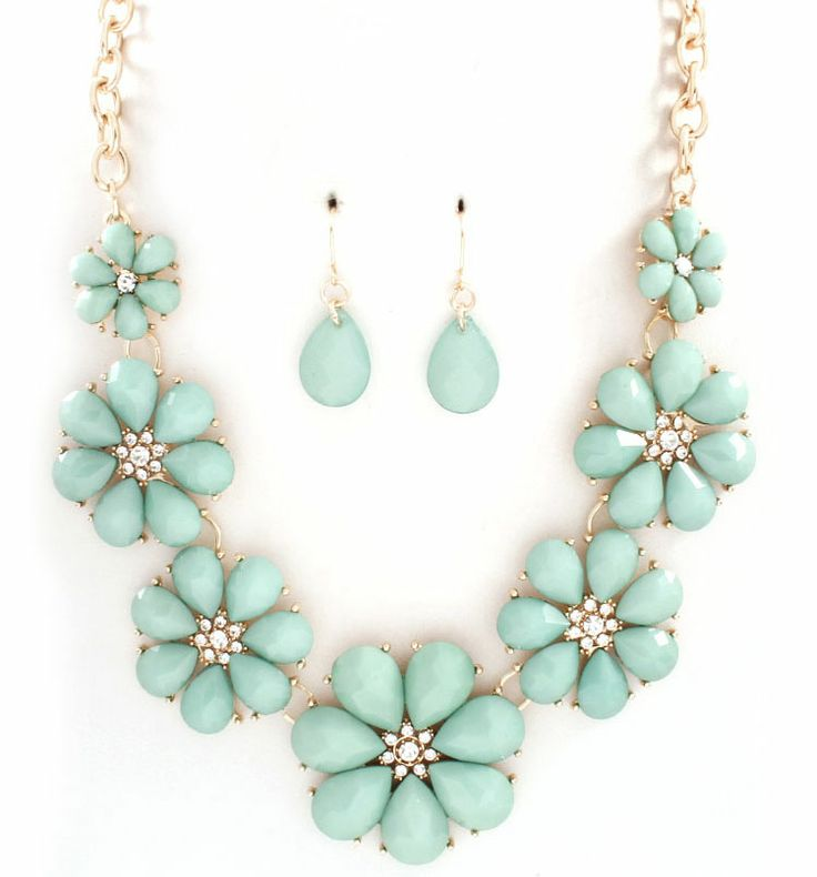 Seventeen Stunning Necklace Sets - Fashion Accessories And Style