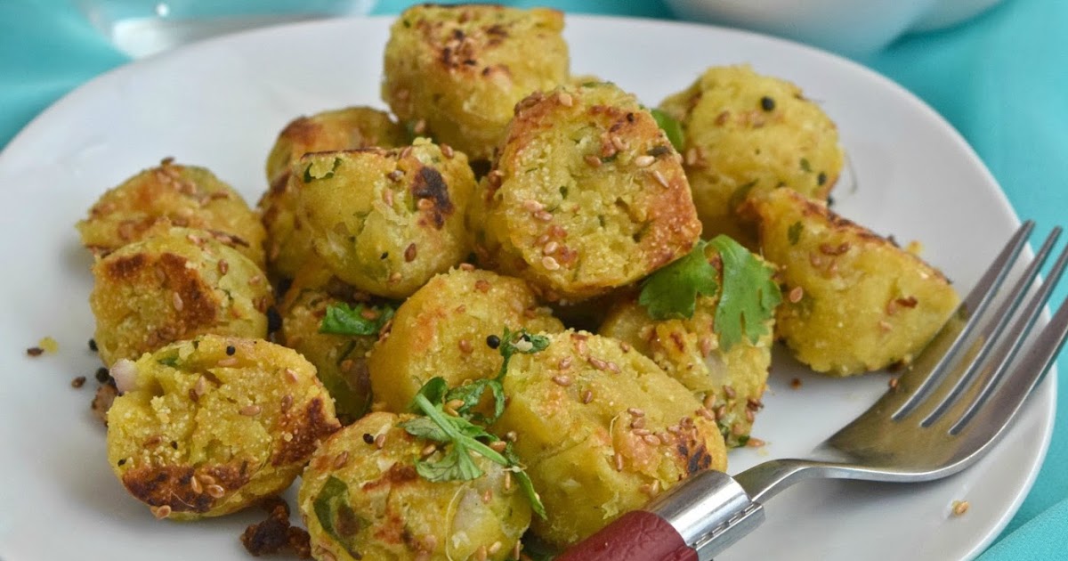 Poornima's Cook Book Gujarati Lauki Muthiya / Muthiya / Bottle Gourd