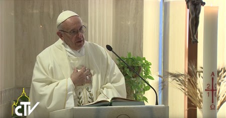 Dolore sotto una pala in spalle del collo