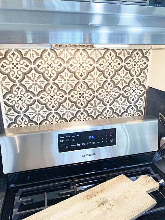 Finished stove backsplash