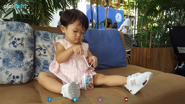 memilih susu UHT yang aman dan bergizi untuk anak bersama tetra pak indonesia susu UHT Indomilk, UHT Ultra Jaya, UHT Ultra Mimi, UHT Clevo, susu UHT anak-anak, susu UHT dewasa, Tetra Pak Indonesia, yoghurt greek heavenly blush, susu uht aman untuk balita, memilih susu uht yang aman untuk anak, tips membeli susu uht, review susu uht anak, review susu uht dewasa