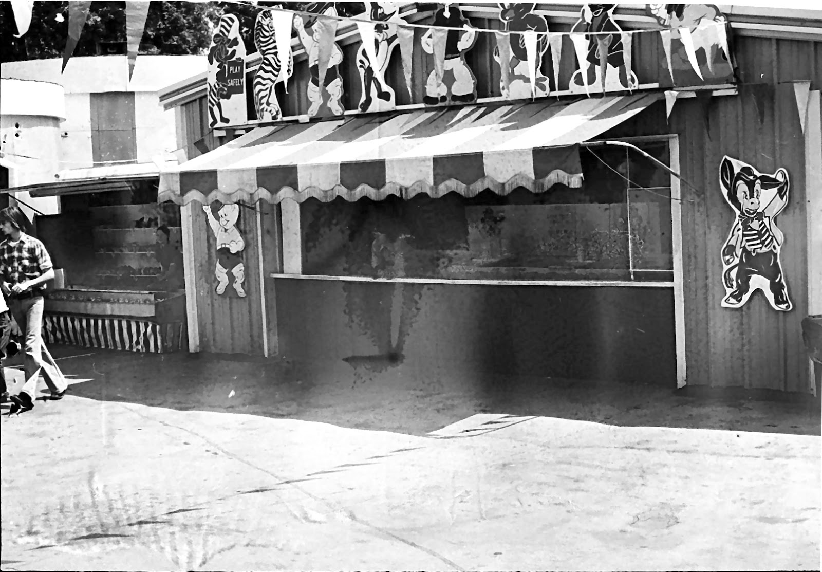 The Digital Research Library of Illinois History Journal™ Adventureland (Amusement Park) in