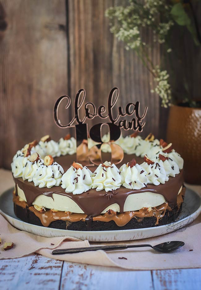 Gâteau d'anniversaire au chocolat - Recette de cuisine avec photos