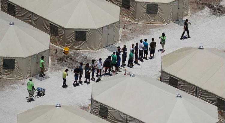 Ministros visitam abrigo com crianças brasileiras nos EUA