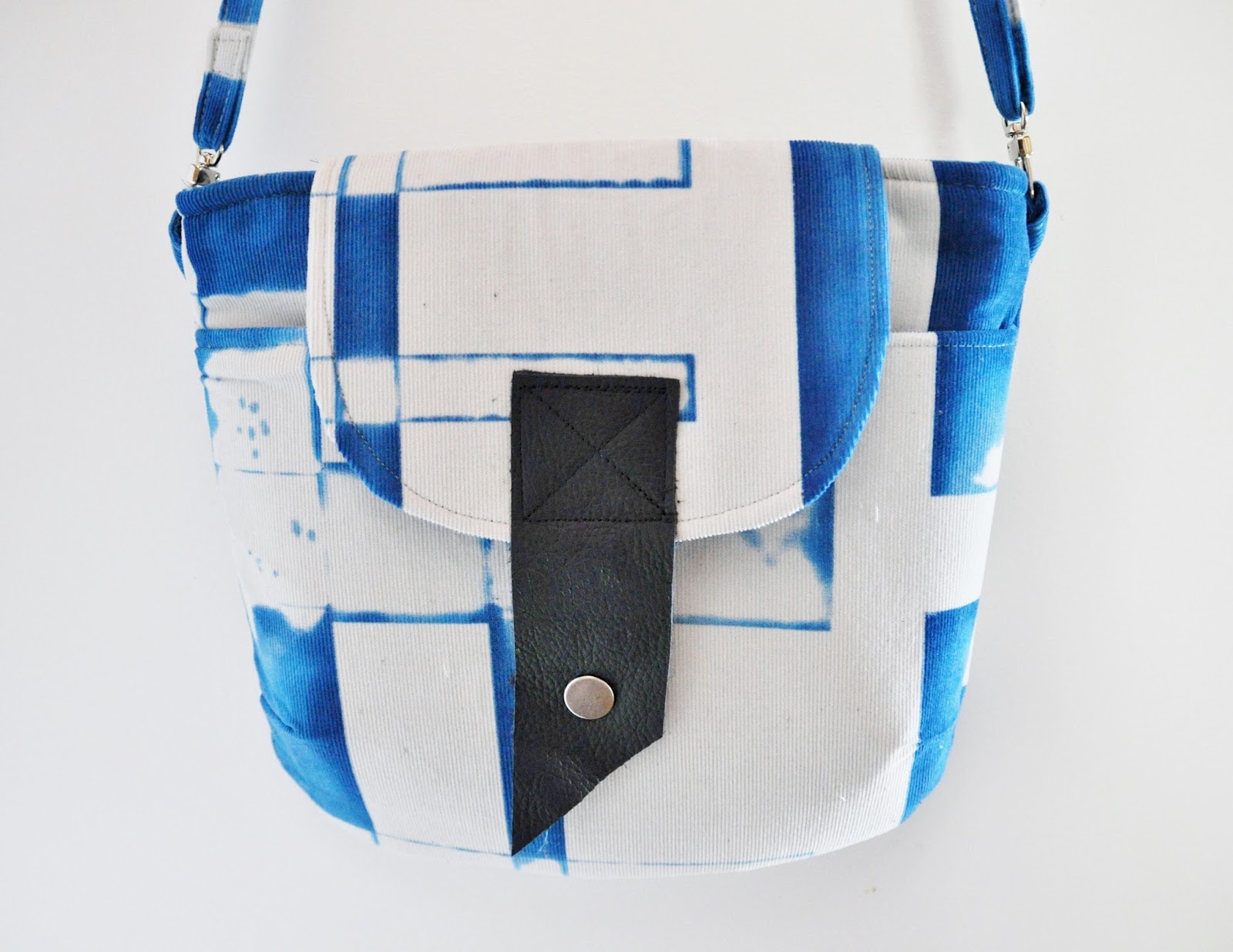 Bloom's Endless Summer Noodlehead Gatherer Crossbody Bag