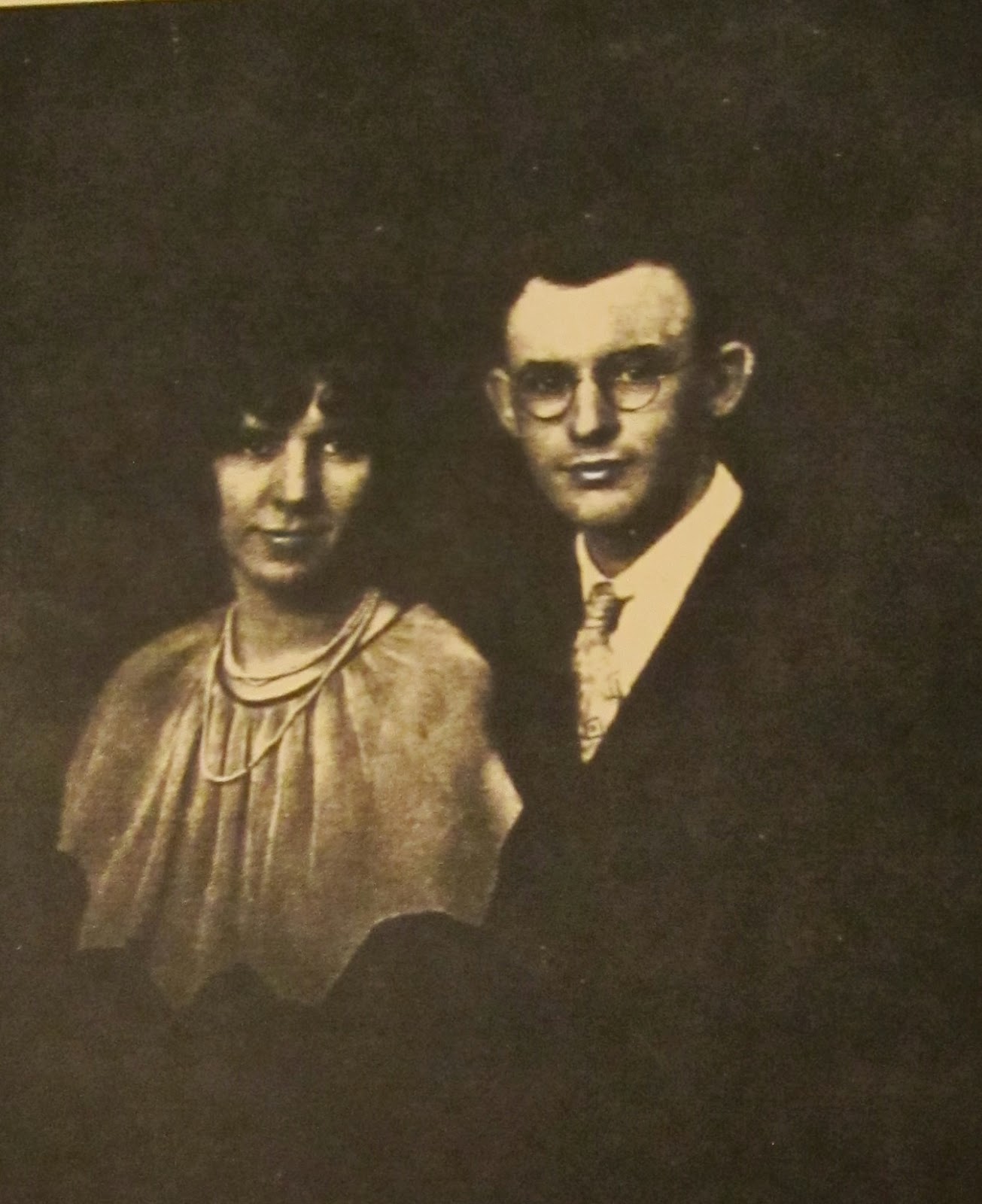 Carl and Anna (Bennett) Henn, circa 1929 - wedding picture, I think Climbing My Family Tree: Carl and Anna (Bennett) Henn, circa 1929 - wedding picture, I think