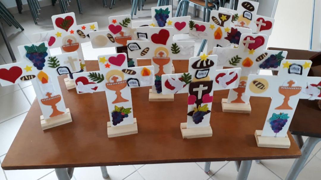 Réaliser une croix souvenir pour sa première communion