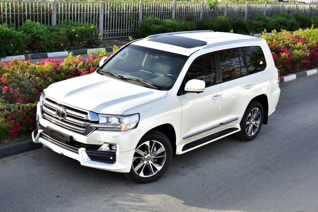 Toyota land cruiser 200 2018. Ленд крузер 200 дизель 2015. Тойота ленд крузер 2015. Тойота лэнд круизер 200 серого цвета 2014 год. Toyota land cruiser 300 arctic trucks.