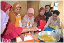 Praktek Membuat Olahan Bandeng Krispi