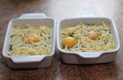 Шпинат запеченный со сливками, сыром и яйцом