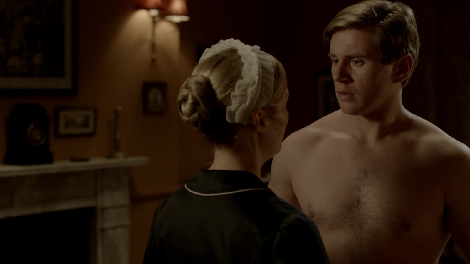 Allen Leech shirtless in 'Downton Abbey' - S03E09.