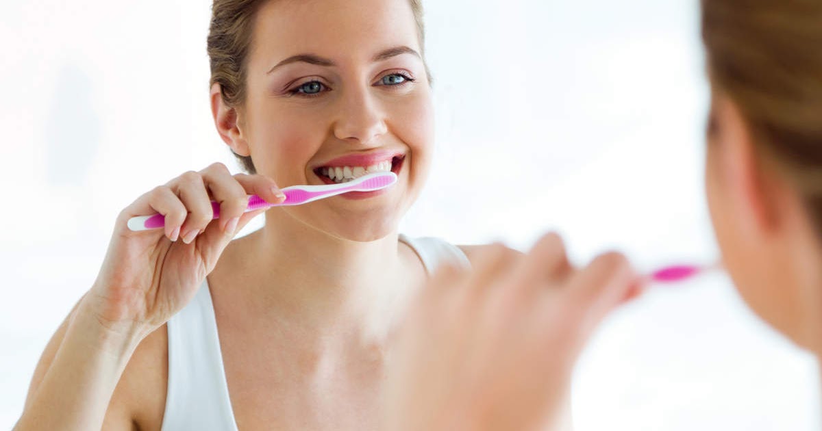 Dentist In Delhi 11 Mistake You Make While Brushing Your Teeth