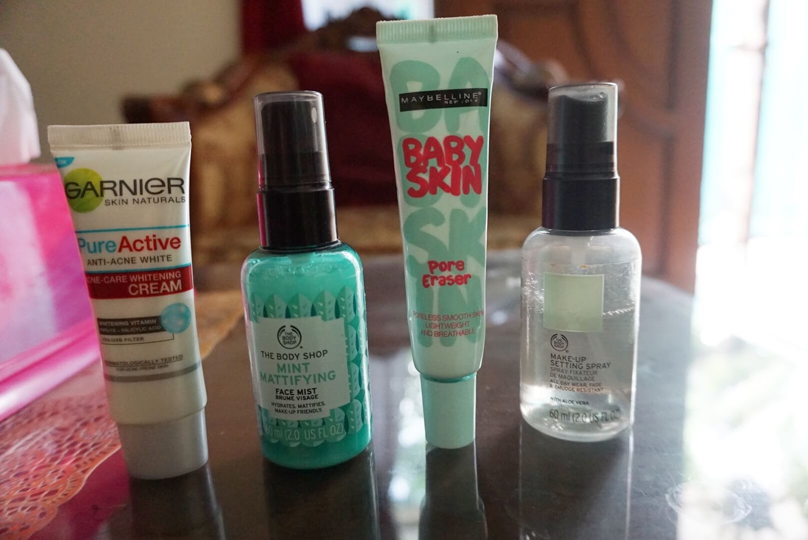 4 Base Makeup untuk Kulit kombinasi yang Bikin Riasan Tahan Lama Eka