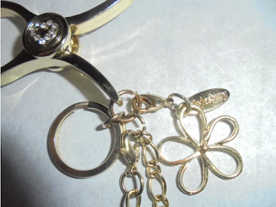 グローブホルダー&バッグチャーム表面