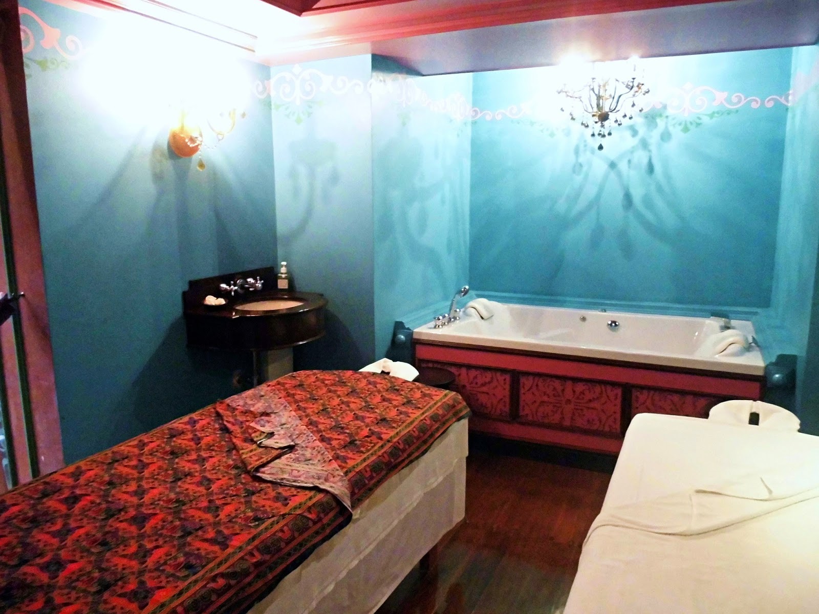 Treatment room (Photo by Eva Fydrych / Fashion Studio Magazine)