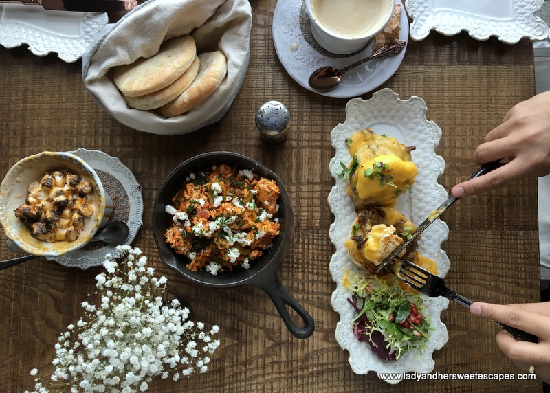 Breakfast at the Cocoa Room Lady & her Sweet Escapes